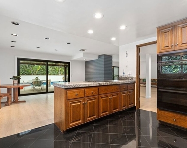 3135 Chandelle Road - Photo Thumbnail 12