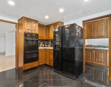 3135 Chandelle Road - Photo Thumbnail 11