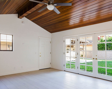 4933 Collett Avenue - Photo Thumbnail 46