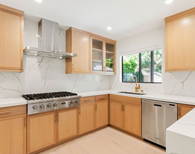 4933 Collett Avenue - Photo Thumbnail 2