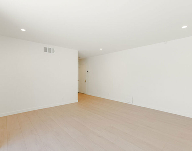 4933 Collett Avenue - Photo Thumbnail 27