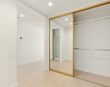 4933 Collett Avenue - Photo Thumbnail 38