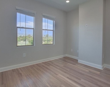 6260 W 3rd Street - Photo Thumbnail 2