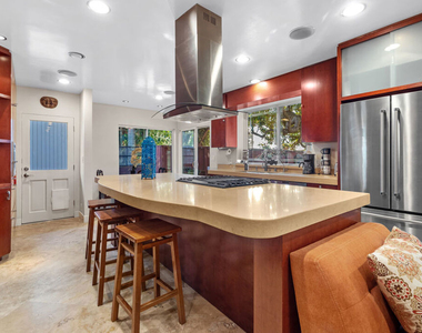 5008 Valley Ridge Avenue - Photo Thumbnail 10