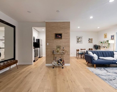 141 S Clark Drive - Photo Thumbnail 3