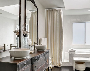 2425 Clement Avenue - Photo Thumbnail 10