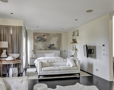 2425 Clement Avenue - Photo Thumbnail 9