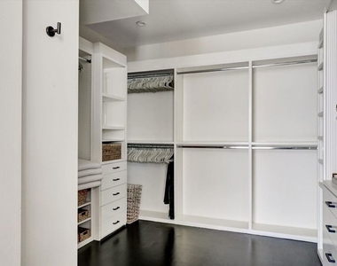 2425 Clement Avenue - Photo Thumbnail 12