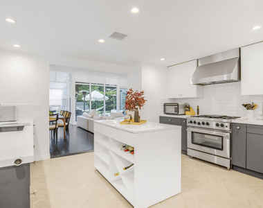 1833 Franklin Canyon Drive - Photo Thumbnail 8