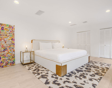 1833 Franklin Canyon Drive - Photo Thumbnail 16