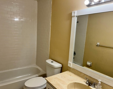 2513 S 17th Street - Photo Thumbnail 9