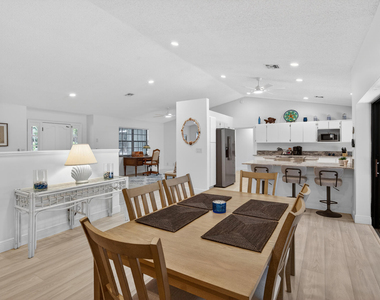 8166 N 155th Place - Photo Thumbnail 2
