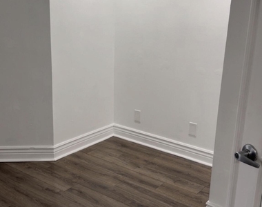 7640 Forest Green Ln - Photo Thumbnail 5