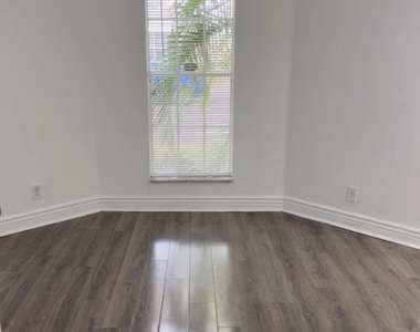 7640 Forest Green Ln - Photo Thumbnail 4