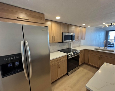 12 Royal Palm Way - Photo Thumbnail 3
