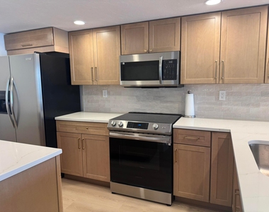 12 Royal Palm Way - Photo Thumbnail 2
