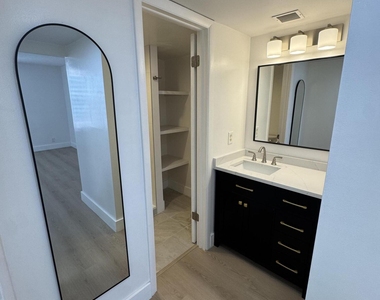 12 Royal Palm Way - Photo Thumbnail 13