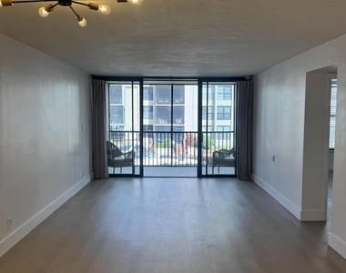12 Royal Palm Way - Photo Thumbnail 6