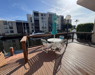 12 Royal Palm Way - Photo Thumbnail 20