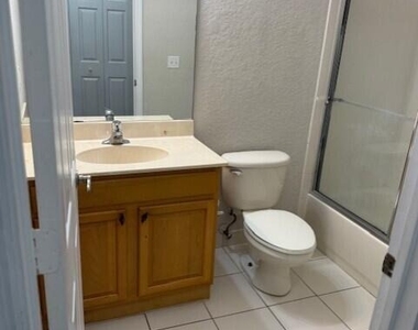 821 Pipers Cay Drive - Photo Thumbnail 11