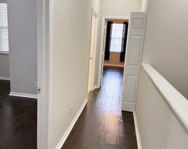 821 Pipers Cay Drive - Photo Thumbnail 9
