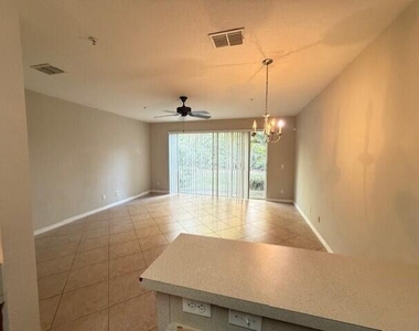 821 Pipers Cay Drive - Photo Thumbnail 2