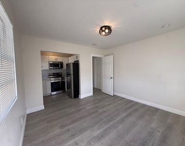 904 4th Street - Photo Thumbnail 8