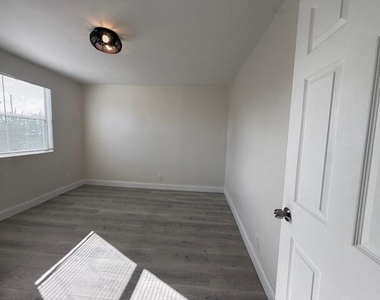 904 4th Street - Photo Thumbnail 26