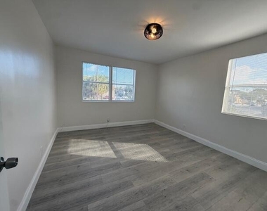 904 4th Street - Photo Thumbnail 28