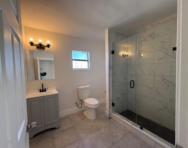 904 4th Street - Photo Thumbnail 11