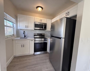 904 4th Street - Photo Thumbnail 2