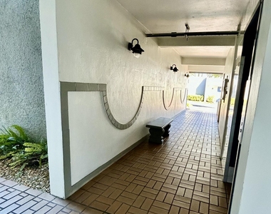 4801 Esedra Court - Photo Thumbnail 5