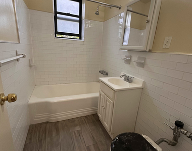 37th Avenue and 74th Street - Photo Thumbnail 3