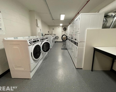 405 East 56th Street - Photo Thumbnail 4
