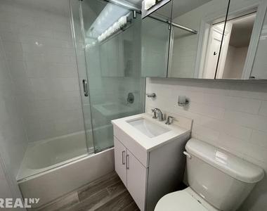 405 East 56th Street - Photo Thumbnail 3