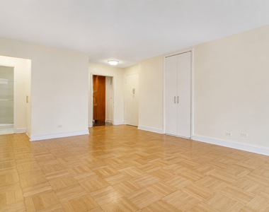 W 52ND ST - Photo Thumbnail 4
