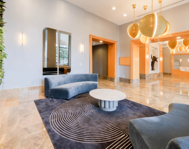 180 Riverside Blvd - Photo Thumbnail 6