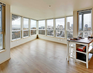 1530 15th Ave - Photo Thumbnail 12