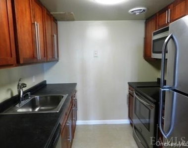 304 Chateau Rive Street - Photo Thumbnail 2