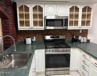 189 Hill Street - Photo Thumbnail 9