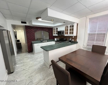 189 Hill Street - Photo Thumbnail 7