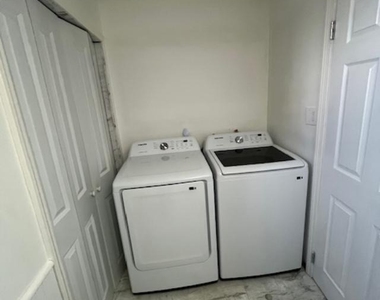 189 Hill Street - Photo Thumbnail 12