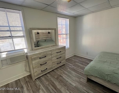 189 Hill Street - Photo Thumbnail 13