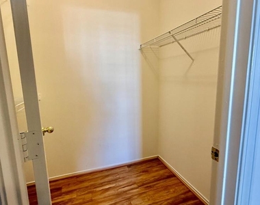4417 Fair Stone Drive - Photo Thumbnail 12