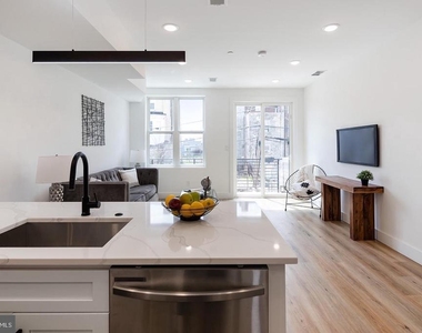 3108 Clifford Street - Photo Thumbnail 2