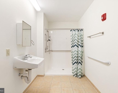7040 Oxford Avenue - Photo Thumbnail 1