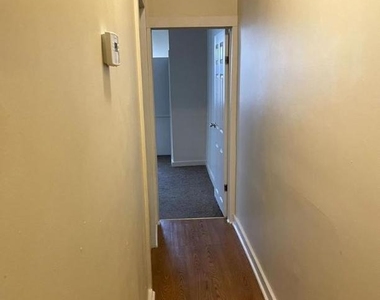 352 N Gross Street - Photo Thumbnail 6