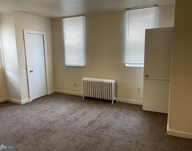 352 N Gross Street - Photo Thumbnail 5