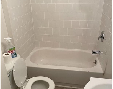 352 N Gross Street - Photo Thumbnail 2