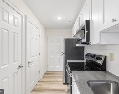 7040 Oxford Avenue - Photo Thumbnail 54
